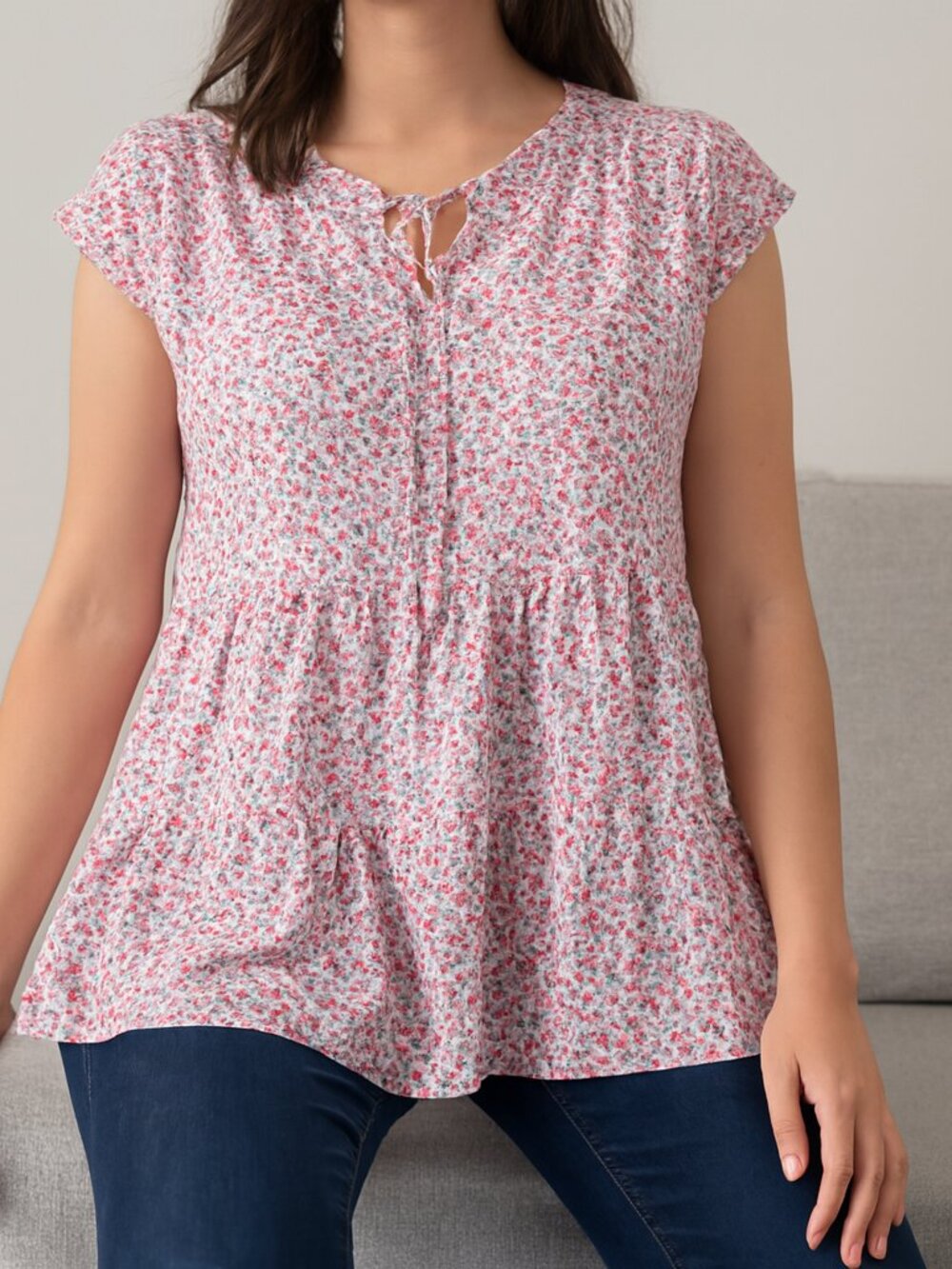 Jane + Delancey floral Size Large cap sleeve peplum blouse ruffle bottom
